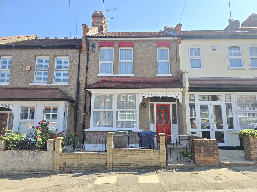 3 bed Detached for rent in Friern Barnet. From Bairstow Eves Lettings - North Finchley