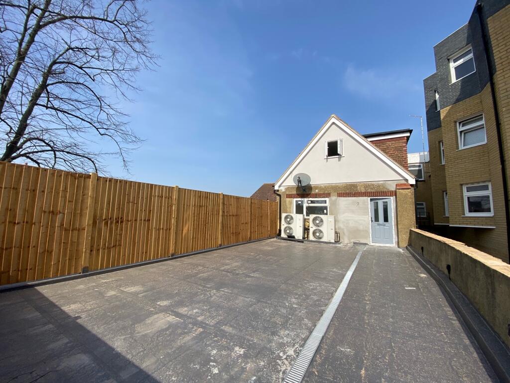 2 bed 1st Floor Flat for rent in Tarpots. From Bairstow Eves Lettings - Wanstead