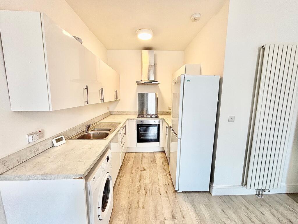 2 bed 1st Floor Flat for rent in Ilford. From Bairstow Eves Lettings - Wanstead