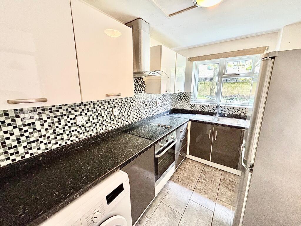 1 bed 1st Floor Flat for rent in Stratford. From Bairstow Eves Lettings - Wanstead