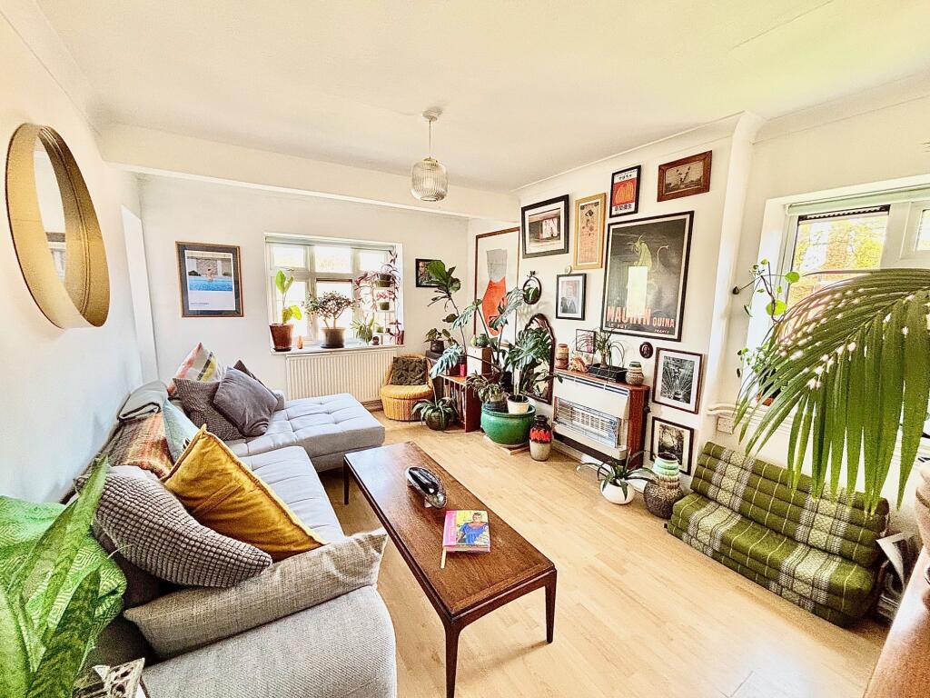 2 bed 1st Floor Flat for rent in Wanstead. From Bairstow Eves Lettings - Wanstead