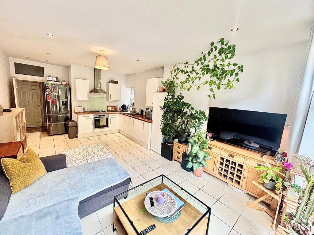 2 bed 1st Floor Flat for rent in Wanstead. From Bairstow Eves Lettings - Wanstead 2 bed 1st Floor Flat for rent in Wanstead. From Bairstow Eves Lettings - Wanstead