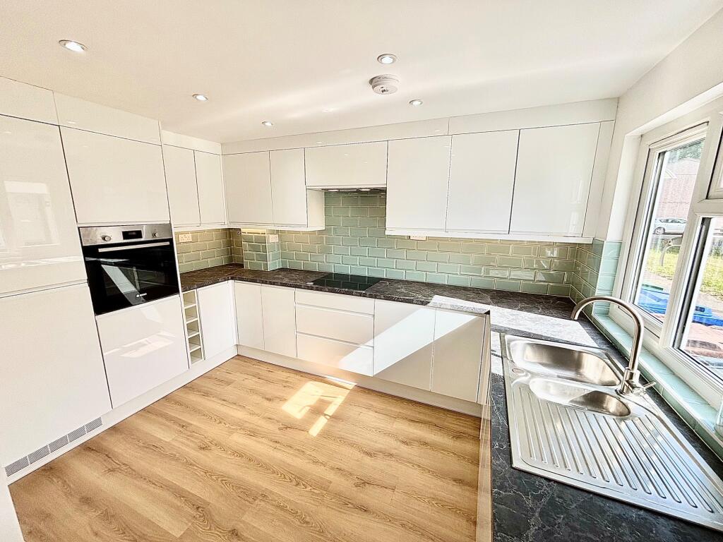 3 bed Detached for rent in Aveley. From Bairstow Eves Lettings - Wanstead 3 bed Detached for rent in Aveley. From Bairstow Eves Lettings - Wanstead
