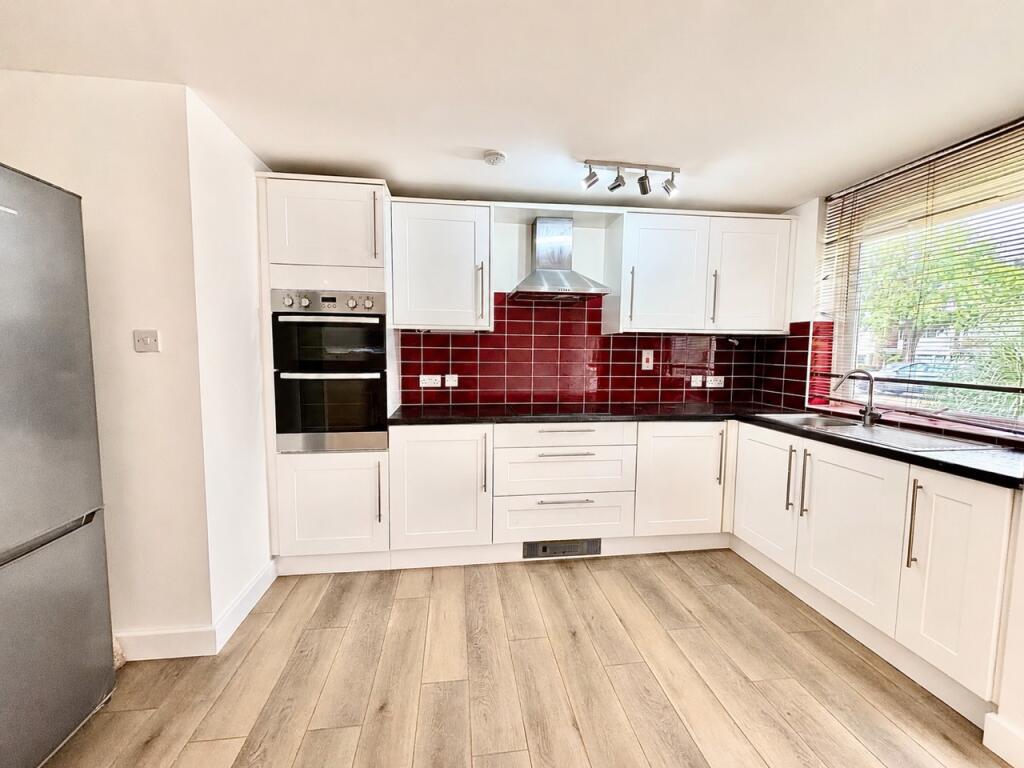 2 bed 1st Floor Flat for rent in Wanstead. From Bairstow Eves Lettings - Wanstead