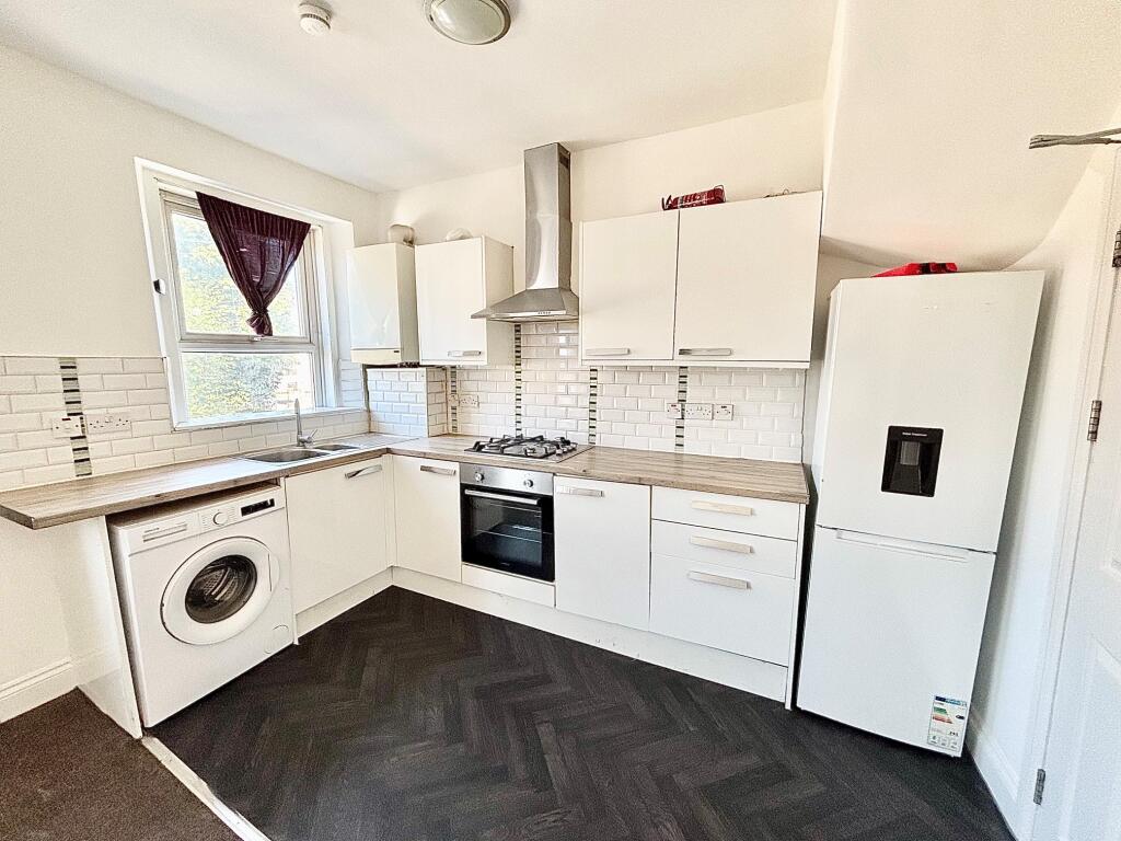 3 bed 1st Floor Flat for rent in Wanstead. From Bairstow Eves Lettings - Wanstead 3 bed 1st Floor Flat for rent in Wanstead. From Bairstow Eves Lettings - Wanstead