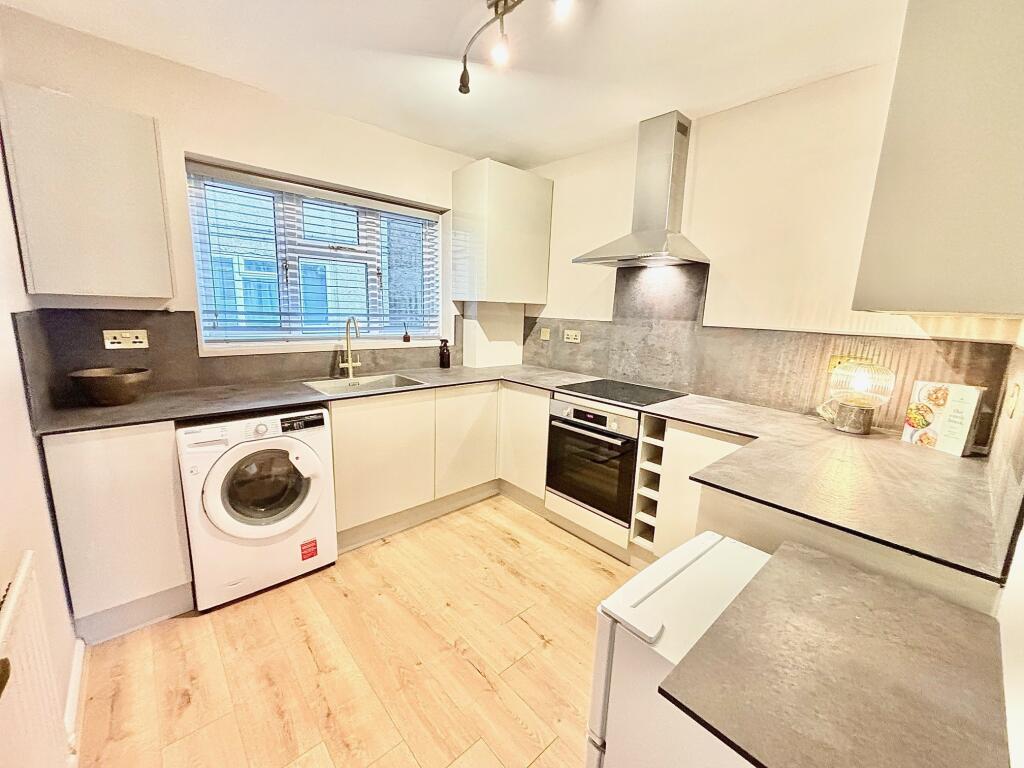 2 bed 1st Floor Flat for rent in Wanstead. From Bairstow Eves Lettings - Wanstead
