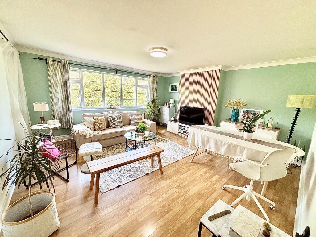 3 bed 1st Floor Flat for rent in Wanstead. From Bairstow Eves Lettings - Wanstead