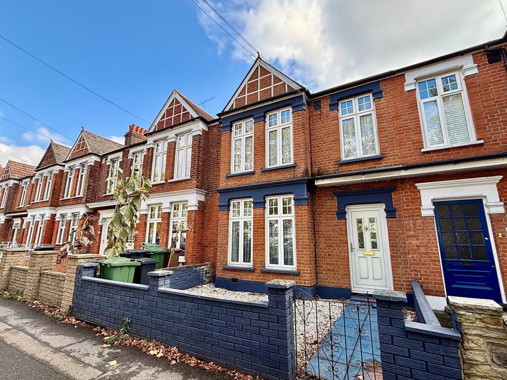 3 bed Detached for rent in Wanstead. From Bairstow Eves Lettings - Wanstead 3 bed Detached for rent in Wanstead. From Bairstow Eves Lettings - Wanstead