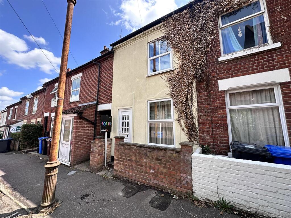 2 bed Mid Terraced House for rent in Norwich. From AbbotFox - Norwich