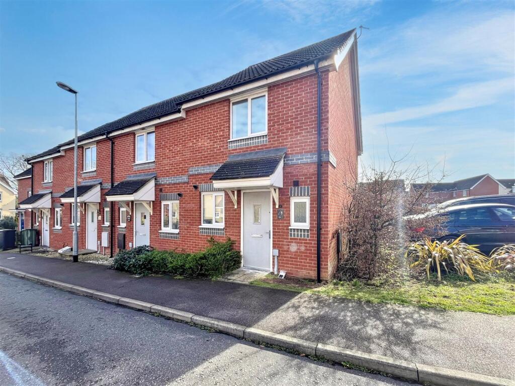 2 bed Mid Terraced House for rent in Queen's Hills. From AbbotFox - Norwich