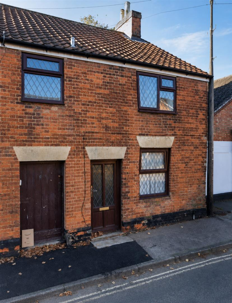 2 bed Mid Terraced House for rent in Wymondham. From AbbotFox - Norwich 2 bed Mid Terraced House for rent in Wymondham. From AbbotFox - Norwich
