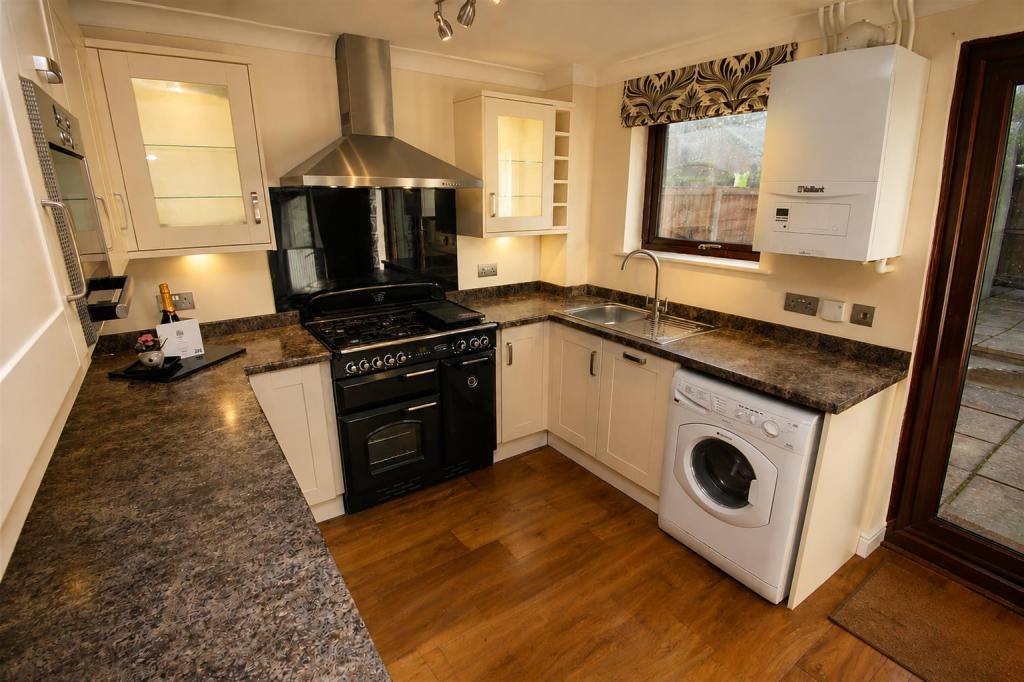 3 bed Detached for rent in Poringland. From AbbotFox - Norwich 3 bed Detached for rent in Poringland. From AbbotFox - Norwich