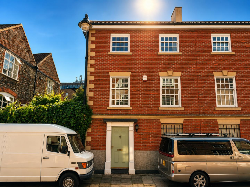 3 bed Town House for rent in Norwich. From AbbotFox - Norwich