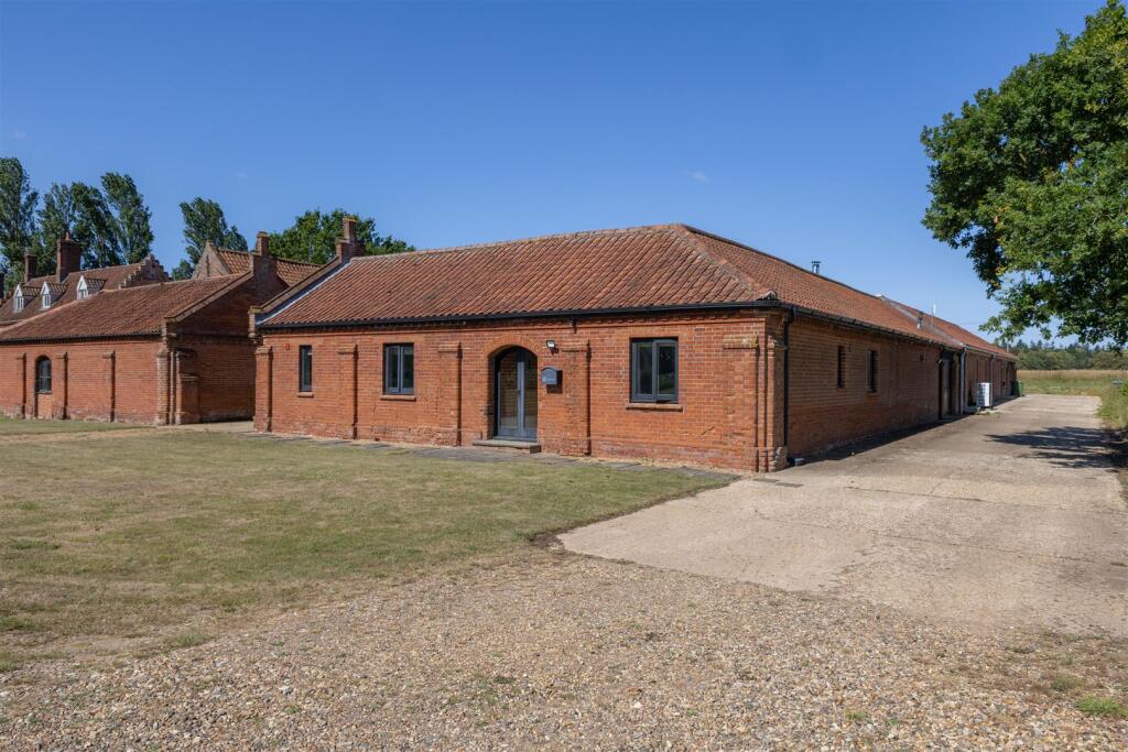 3 bed Barn Conversion for rent in Hockering. From AbbotFox - Norwich 3 bed Barn Conversion for rent in Hockering. From AbbotFox - Norwich