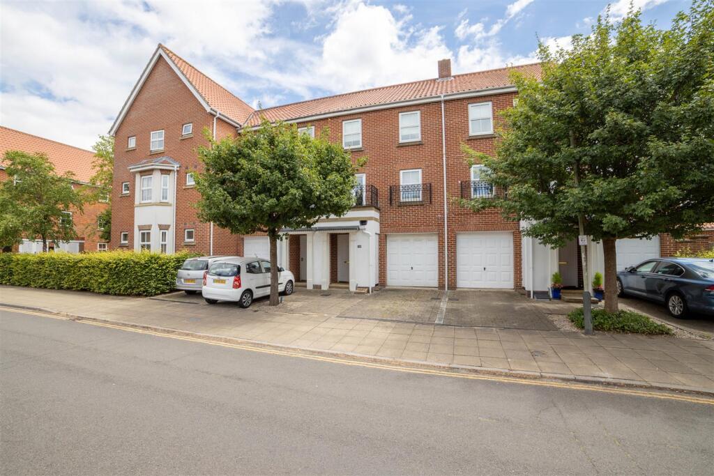 3 bed Detached for rent in Norwich. From AbbotFox - Norwich 3 bed Detached for rent in Norwich. From AbbotFox - Norwich
