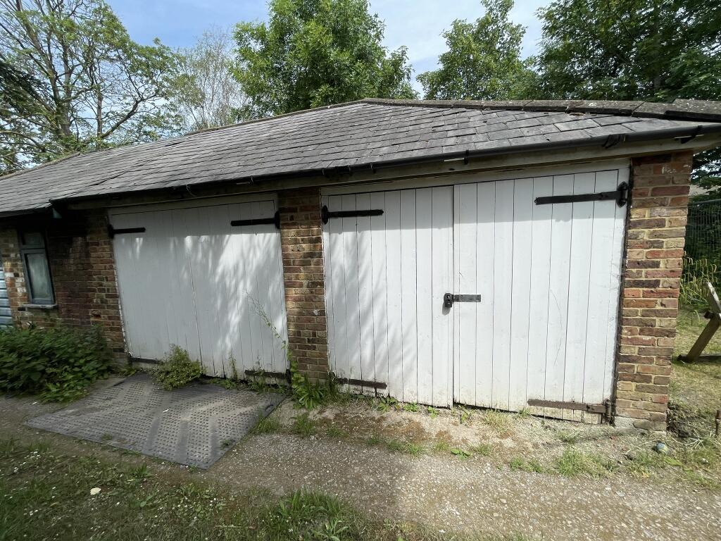 3 bed Garages for rent in Chigwell. From Baker Estates - Hainault