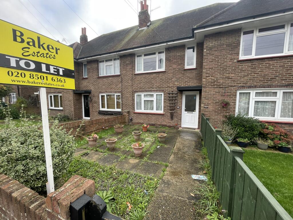 2 bed House (unspecified) for rent in Romford. From Baker Estates - Hainault
