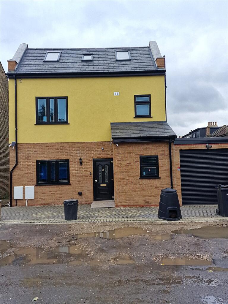 3 bed End of Terrace for rent in Ilford. From Balgores - Dagenham - Lettings 3 bed End of Terrace for rent in Ilford. From Balgores - Dagenham - Lettings