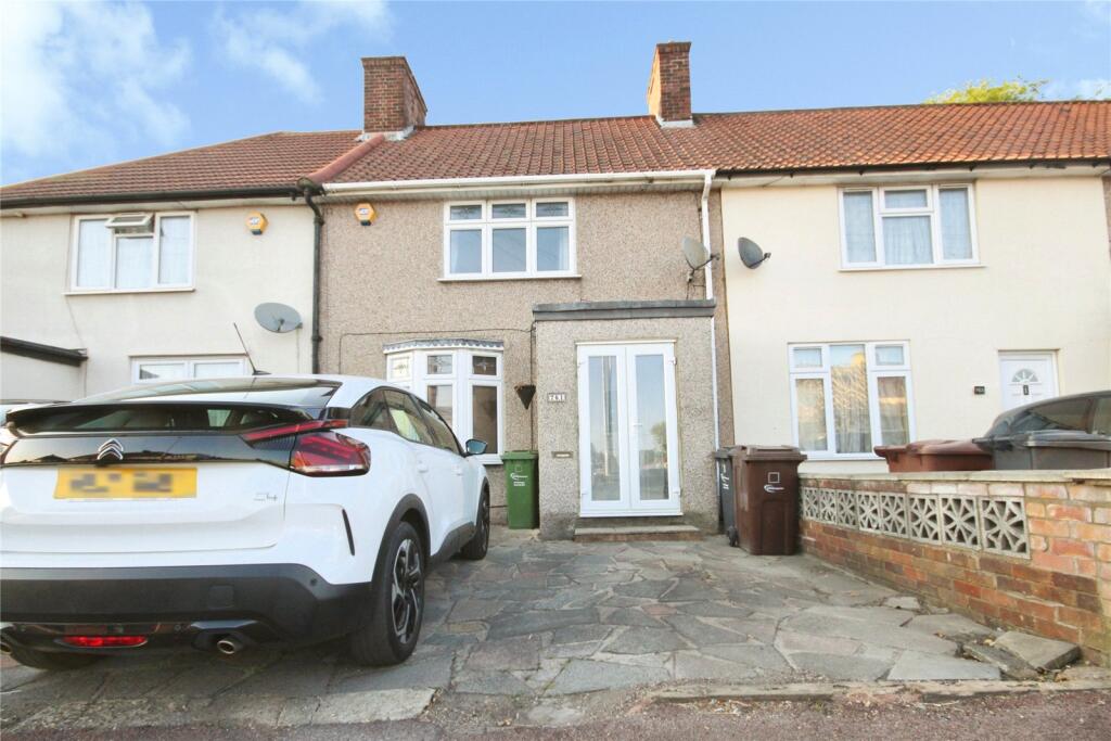 3 bed Mid Terraced House for rent in Dagenham. From Balgores - Dagenham - Lettings
