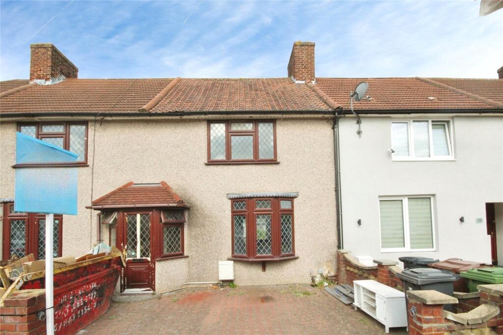 2 bed Mid Terraced House for rent in Dagenham. From Balgores - Dagenham - Lettings