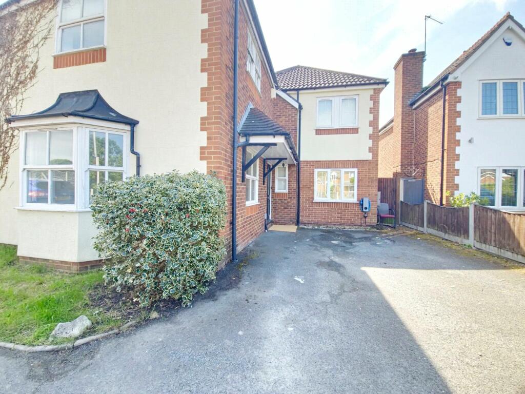 4 bed Detached House for rent in Hornchurch. From Balgores - Hornchurch