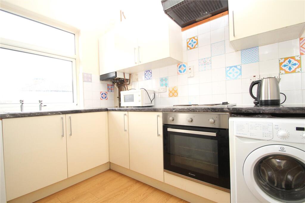 2 bed Apartment for rent in Hornchurch. From Balgores - Hornchurch Lettings
