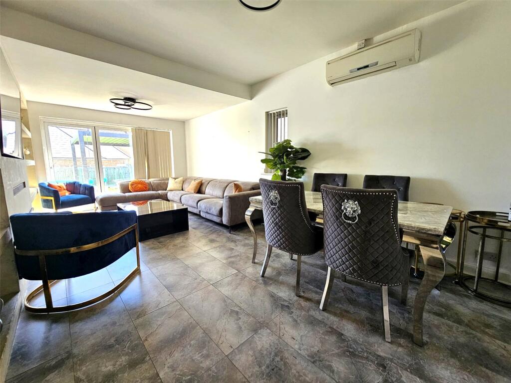 4 bed Bungalow for rent in Hornchurch. From Balgores - Hornchurch Lettings