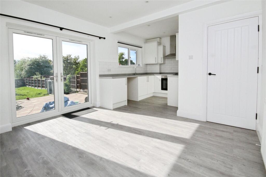 3 bed Semi Detached for rent in Romford. From Balgores - Hornchurch Lettings