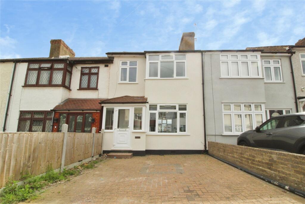 3 bed Mid Terraced House for rent in Hornchurch. From Balgores - Hornchurch Lettings 3 bed Mid Terraced House for rent in Hornchurch. From Balgores - Hornchurch Lettings