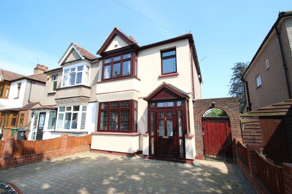 3 bed End of Terrace for rent in Romford. From Balgores - Hornchurch Lettings
