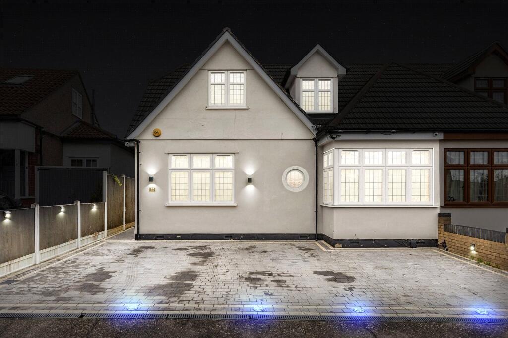 5 bed Semi Detached for rent in Hornchurch. From Balgores - Hornchurch Lettings 5 bed Semi Detached for rent in Hornchurch. From Balgores - Hornchurch Lettings