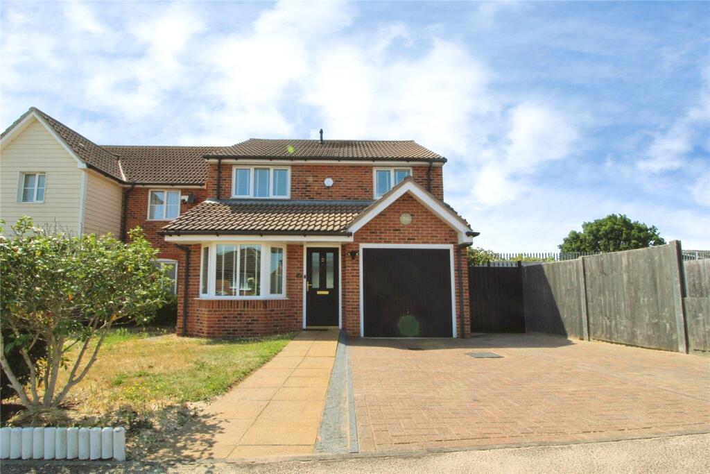 4 bed Detached for rent in Hornchurch. From Balgores - Hornchurch Lettings 4 bed Detached for rent in Hornchurch. From Balgores - Hornchurch Lettings