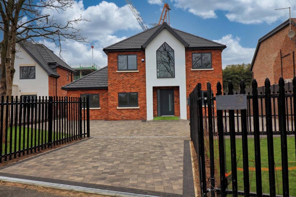 5 bed Detached for rent in . From Balgores - Hornchurch Lettings
