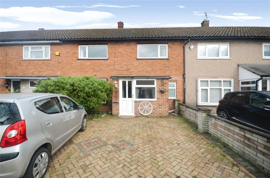 3 bed Mid Terraced House for rent in Rainham. From Balgores - Hornchurch Lettings