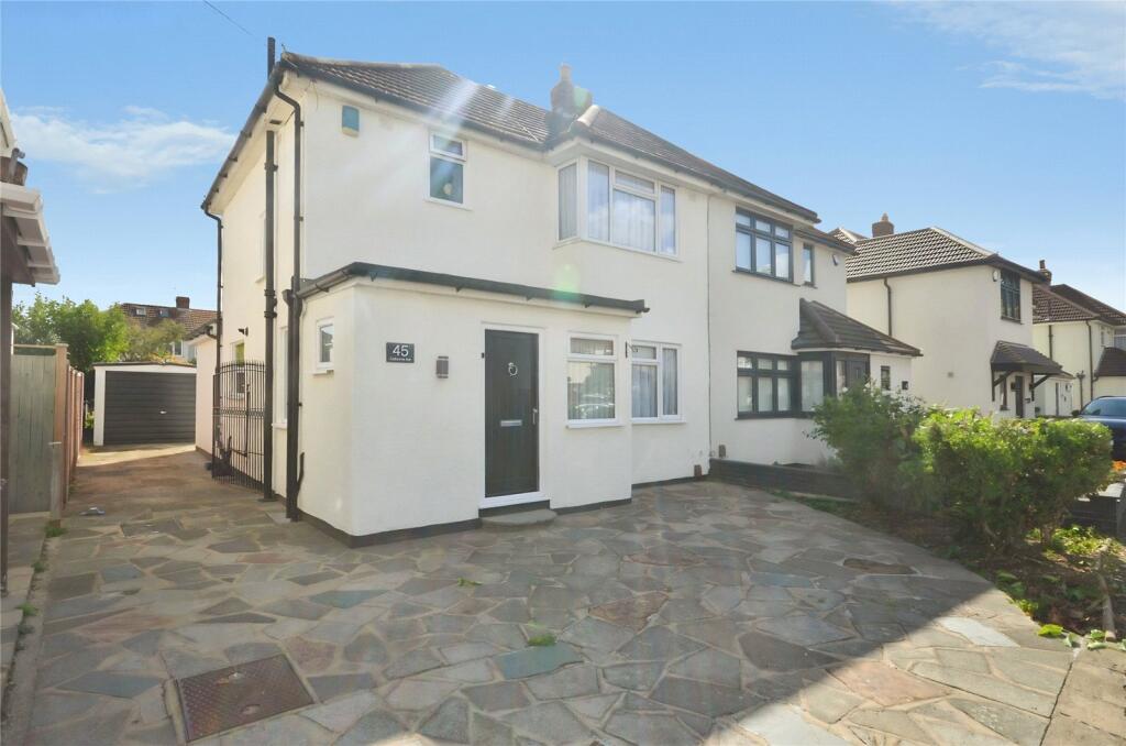 3 bed Semi Detached for rent in Hornchurch. From Balgores - Hornchurch Lettings 3 bed Semi Detached for rent in Hornchurch. From Balgores - Hornchurch Lettings