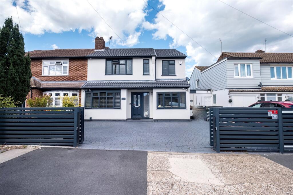 4 bed Semi Detached for rent in Hornchurch. From Balgores - Hornchurch Lettings