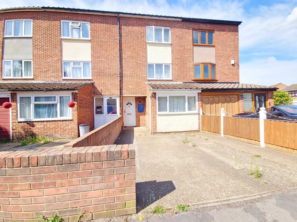 4 bed Mid Terraced House for rent in Hornchurch. From Balgores - Hornchurch Lettings 4 bed Mid Terraced House for rent in Hornchurch. From Balgores - Hornchurch Lettings