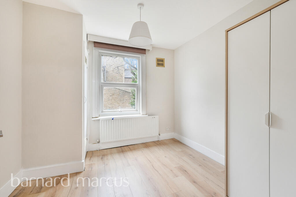 3 bed Apartment for rent in London. From Barnard Marcus Lettings - Battersea Lettings