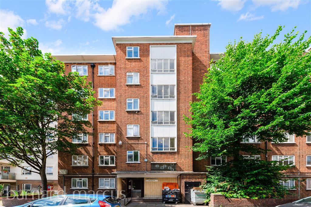 4 bed 1st Floor Flat for rent in London. From Barnard Marcus Lettings - Battersea Lettings