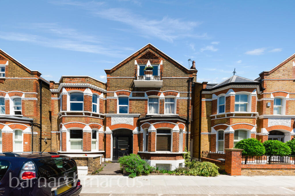 3 bed 1st Floor Flat for rent in London. From Barnard Marcus Lettings - Battersea Lettings