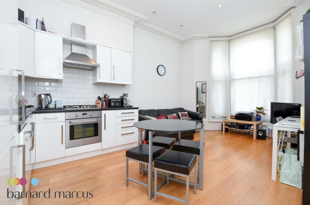2 bed Flat for rent in Clapham. From Barnard Marcus Lettings - Clapham Lettings