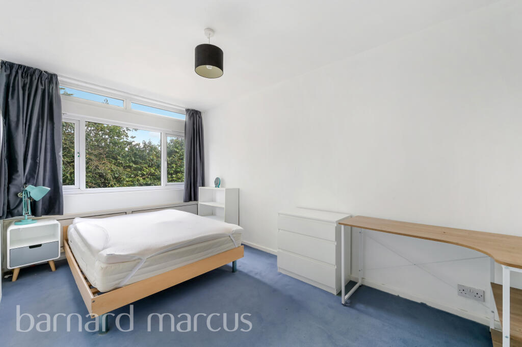 3 bed 1st Floor Flat for rent in London. From Barnard Marcus Lettings - Clapham Lettings