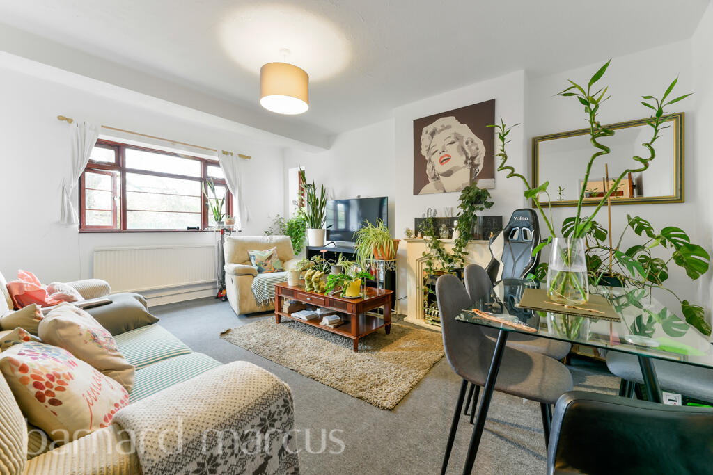 3 bed 1st Floor Flat for rent in Clapham. From Barnard Marcus Lettings - Clapham Lettings