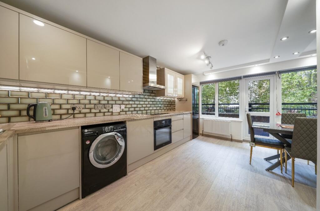 3 bed Apartment for rent in Westminster. From Barnard Marcus - Covent Garden