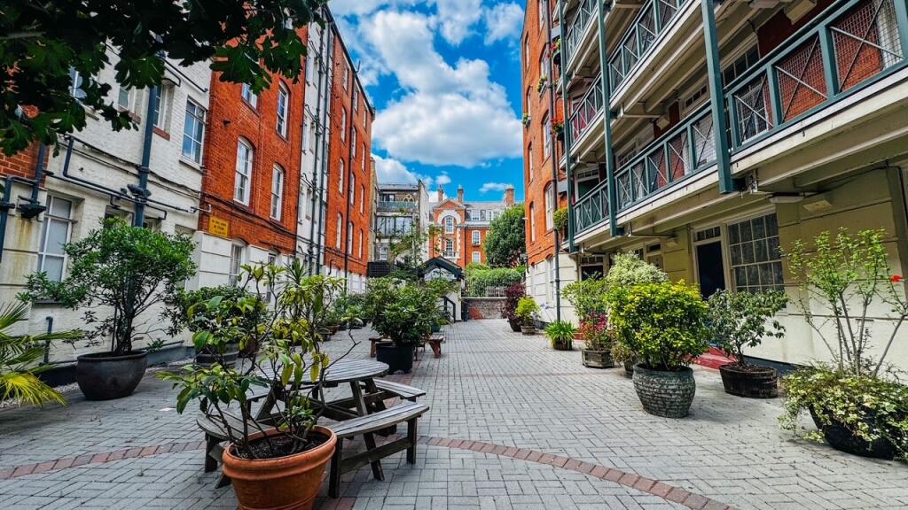 4 bed Apartment for rent in Westminster. From Barnard Marcus - Covent Garden 4 bed Apartment for rent in Westminster. From Barnard Marcus - Covent Garden
