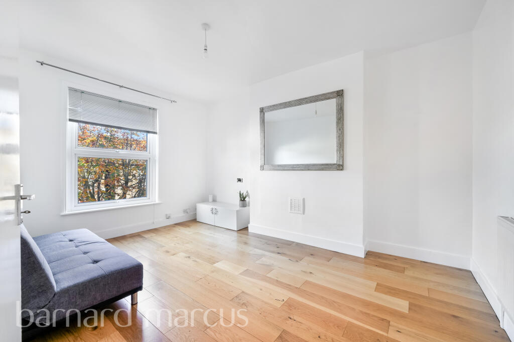3 bed 1st Floor Flat for rent in Croydon. From Barnard Marcus Lettings - Croydon - Lettings