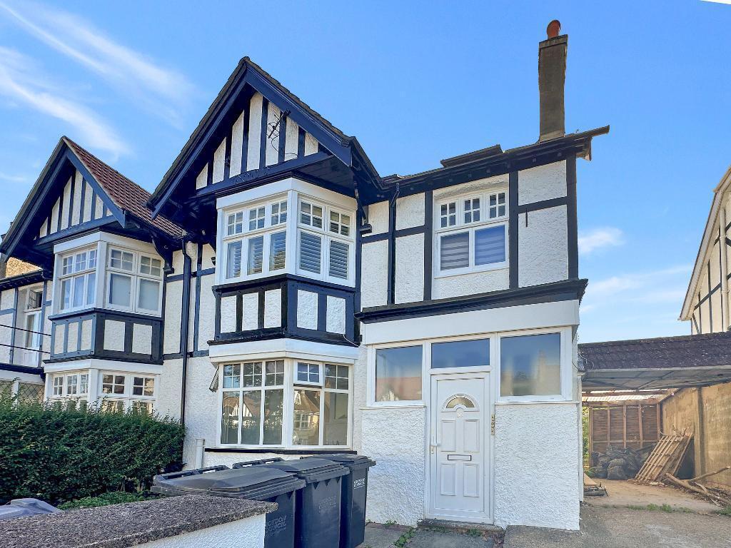 1 bed 1st Floor Flat for rent in Purley. From Barnard Marcus Lettings - Croydon - Lettings