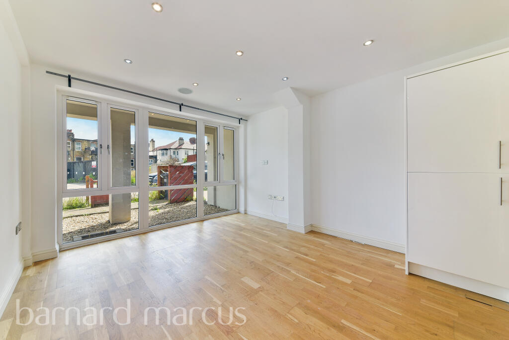 2 bed Annexe for rent in Purley. From Barnard Marcus Lettings - Croydon - Lettings