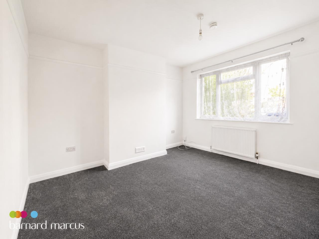 3 bed Mid Terraced House for rent in Croydon. From Barnard Marcus Lettings - Croydon - Lettings