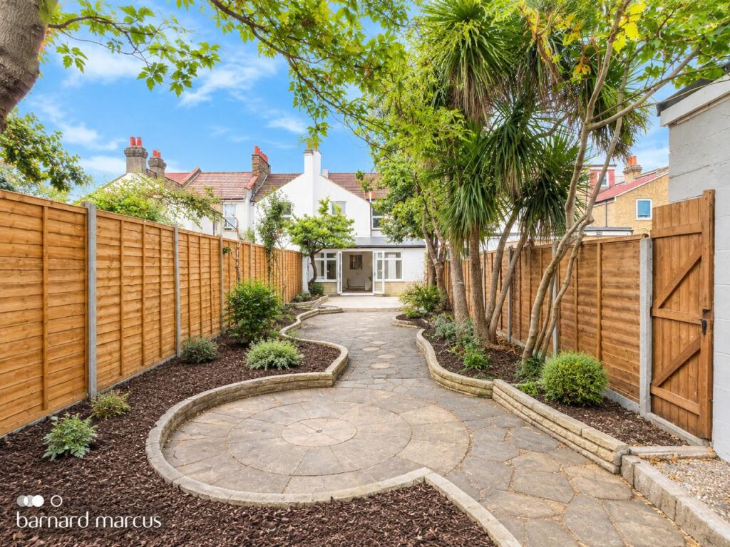 3 bed Detached for rent in Croydon. From Barnard Marcus Lettings - Croydon - Lettings 3 bed Detached for rent in Croydon. From Barnard Marcus Lettings - Croydon - Lettings